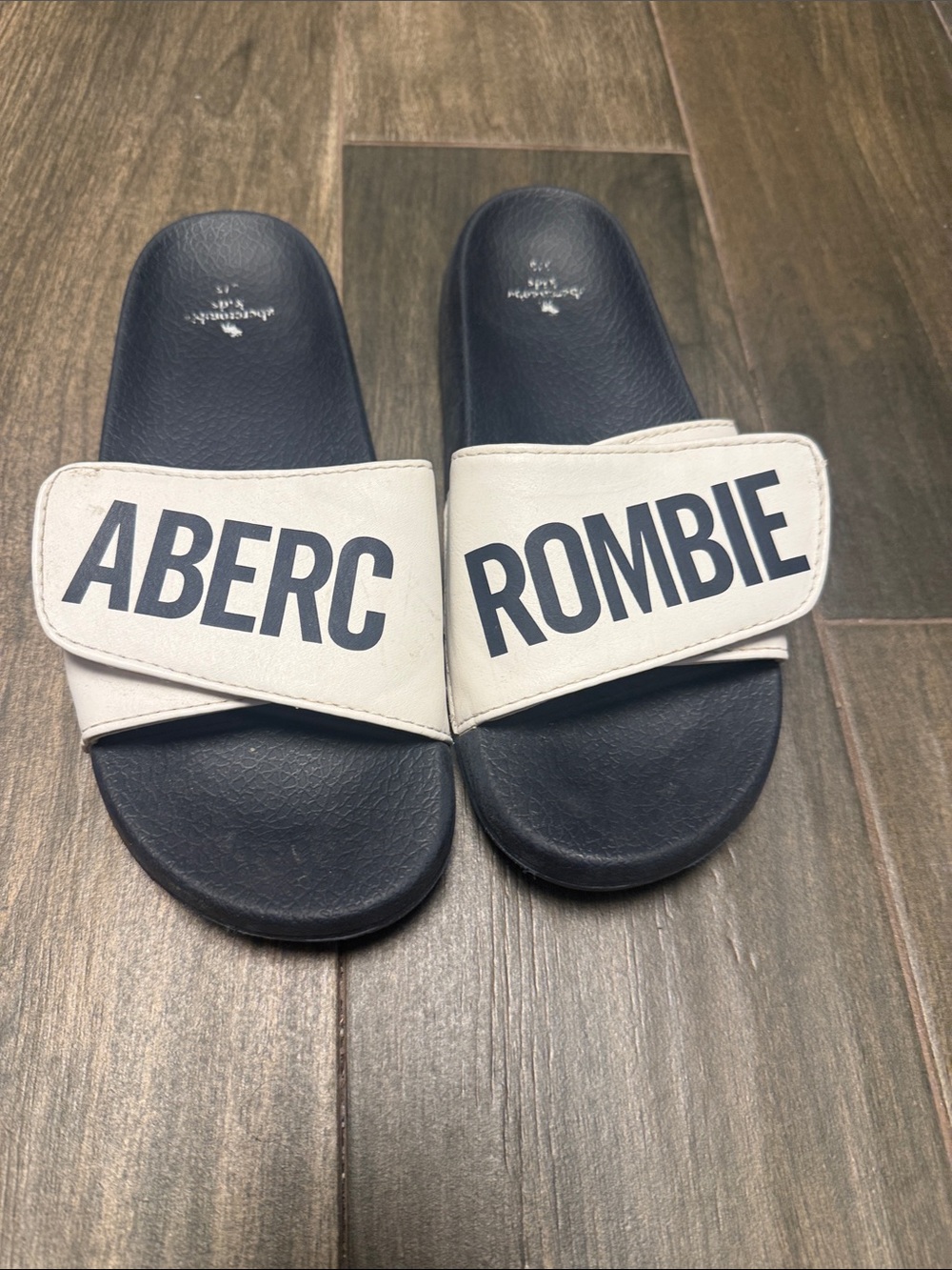abercrombie kids Navy and White Slide Sandals